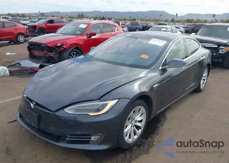 2017 Tesla Model S 60/75 z USA, uszkodzony, nr VIN 5YJSA1E18HF190981